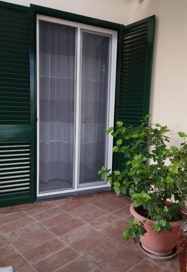 Apartamento Hibiscus Castellammare di Stabia Exterior foto